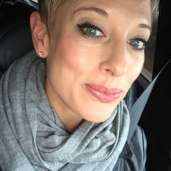 Meet your Posher, Jodi - Picture 1 of 1